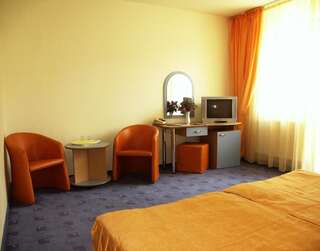 Отель Hotel Tusnad Бэиле-Тушнад Двухместный номер с 2 отдельными кроватями-7