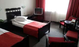 Отель Hotel Tusnad Бэиле-Тушнад Двухместный номер эконом-класса с 2 отдельными кроватями-3
